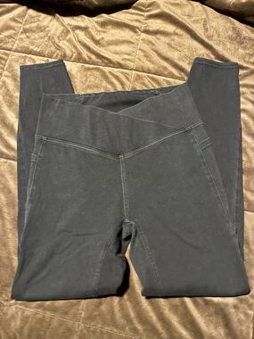 Halara brand, cotton blend, size medium, Black High-Waist Leggings